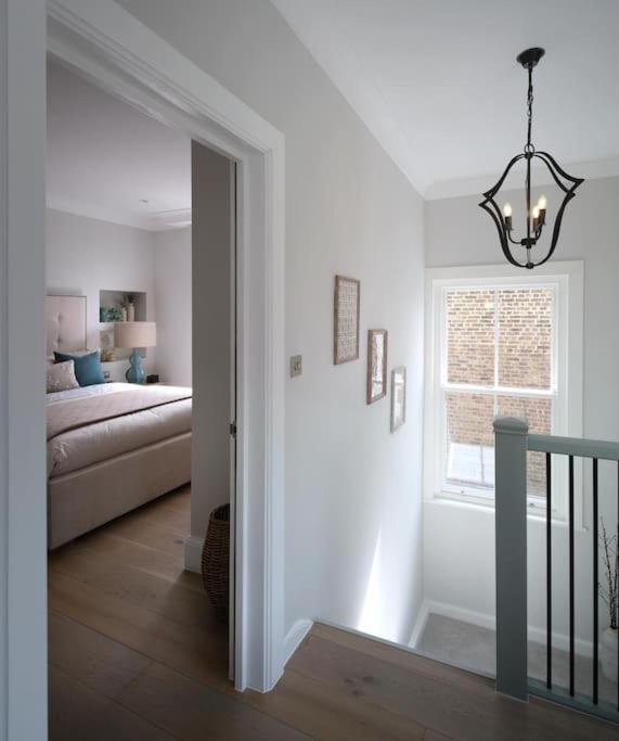 3 Bed Corner House Portobello Rd * London
