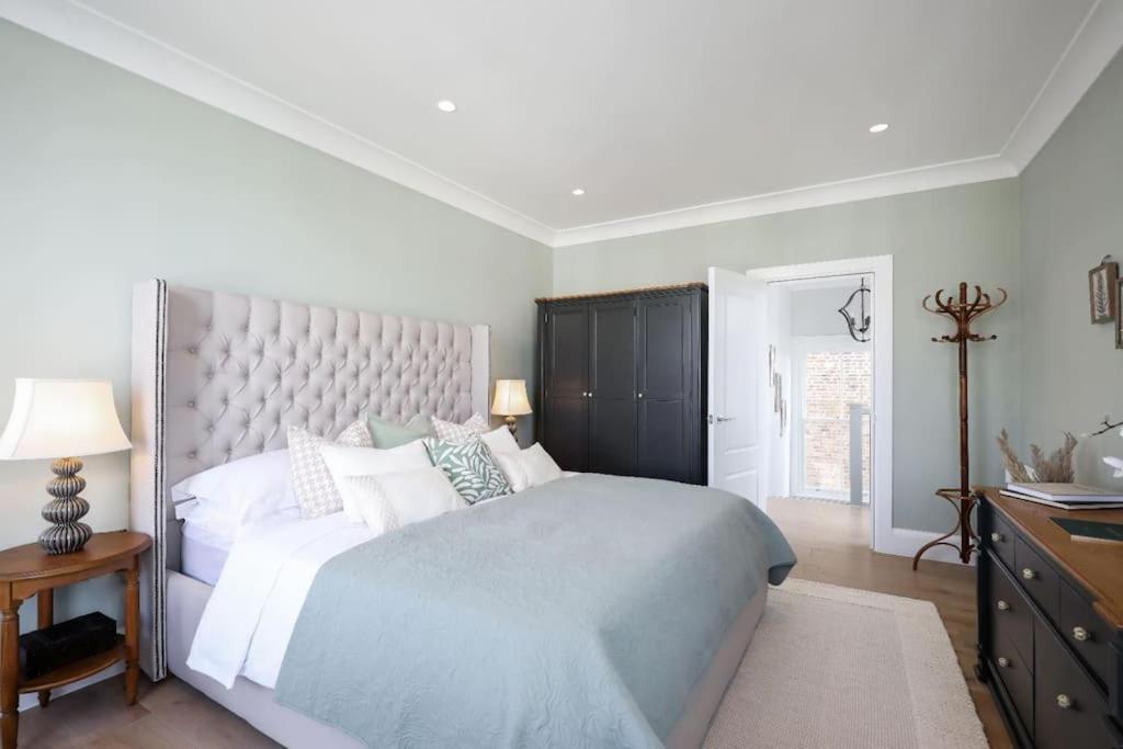 3 Bed Corner House Portobello Rd Casa vacanze Londra