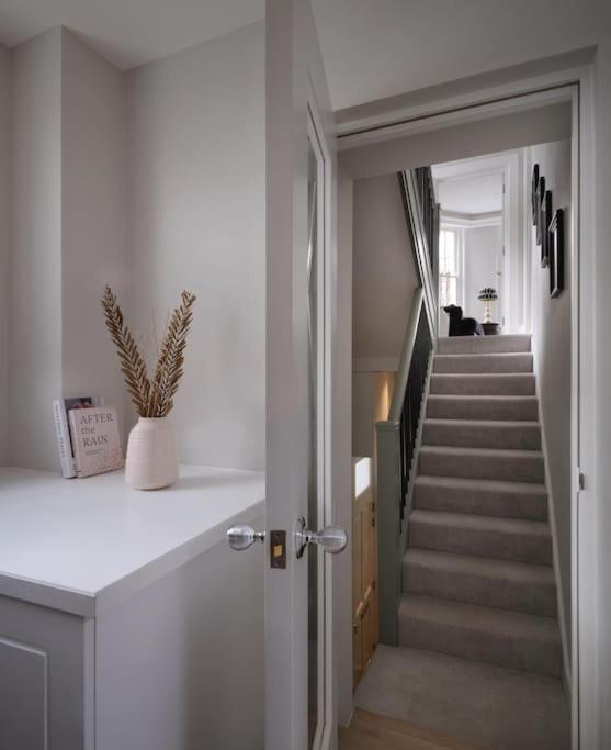 3 Bed Corner House Portobello Rd Casa vacanze *